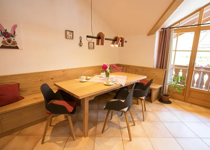 Bussjaegerhof Feriegård Böbing