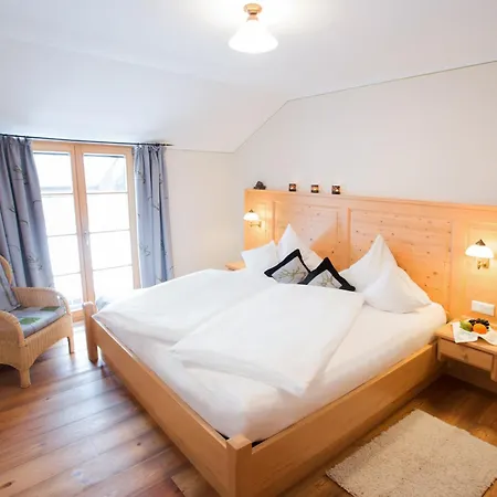 Bussjaegerhof Farm stay Schonberg (Rottenbuch)
