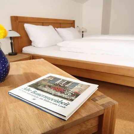 Bussjaegerhof * Böbing