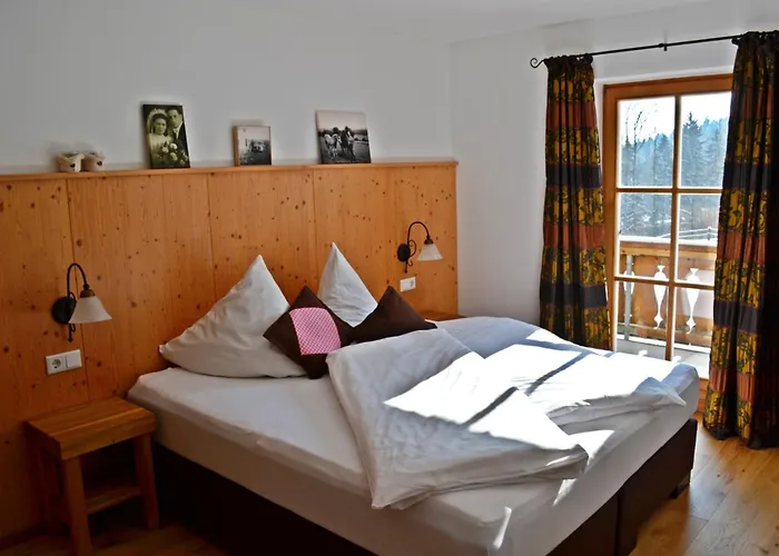 Bussjaegerhof Bauernhof Böbing