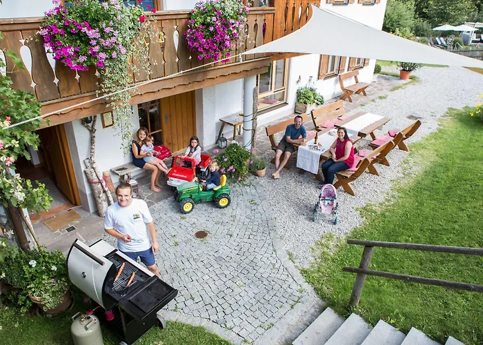Bussjaegerhof Bauernhof Böbing